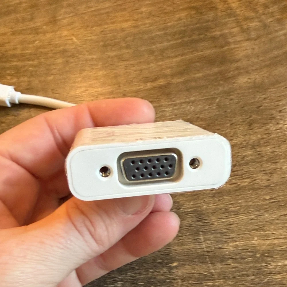 Apple White Mini DisplayPort (Thunderbolt) Male to VGA Female Adapter